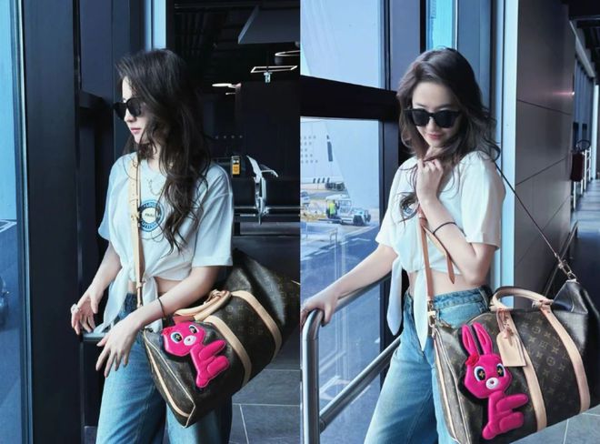 刘亦菲海外鲨疯了!印花T恤+牛仔阔腿裤都能穿得这么撩人!(图3)
