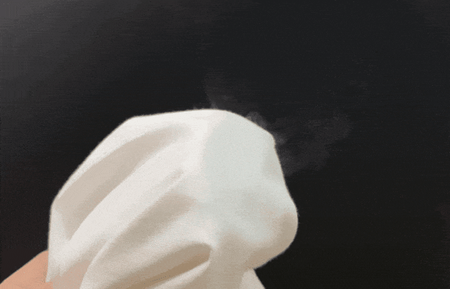 刘亦菲海外鲨疯了!印花T恤+牛仔阔腿裤都能穿得这么撩人!(图14)