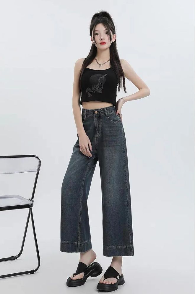 刘亦菲海外鲨疯了!印花T恤+牛仔阔腿裤都能穿得这么撩人!(图47)